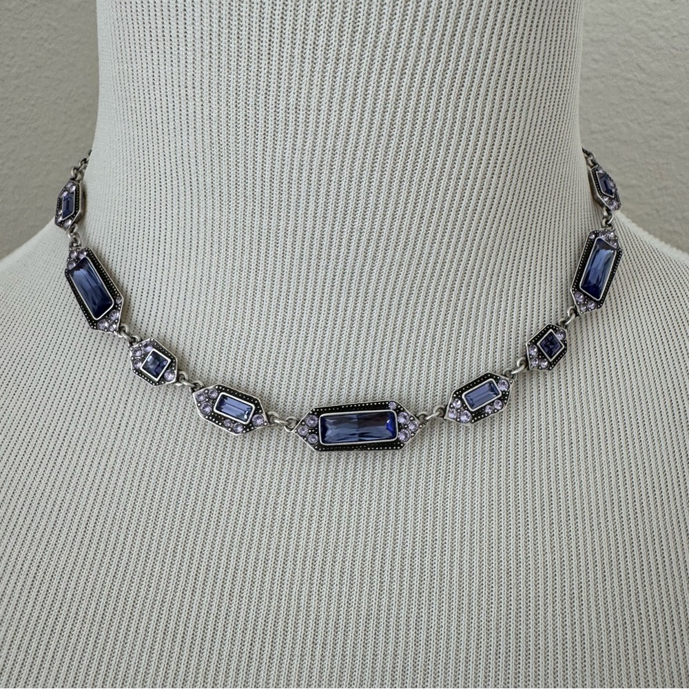 Stunning Swarovski crystal necklace in gorgeous purple! Like new!